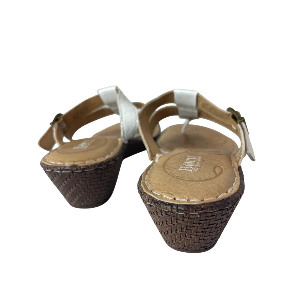 Born White Leather Thong Wedge Sandals Womens 10 M Floral Footbed C7617